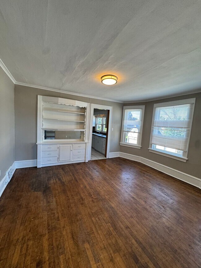 3177-79 N. Holton St.