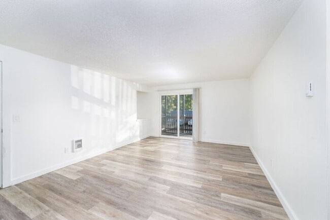 Photo - FIRST MONTHS RENT FREE! 2 bedroom 1 bath!!