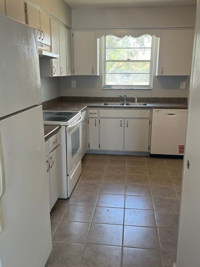 2009 N Kelley Ave Unit 2009 Kelley Ave