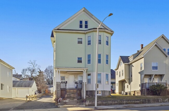 Building Photo - 403 Ferry St Unit 2