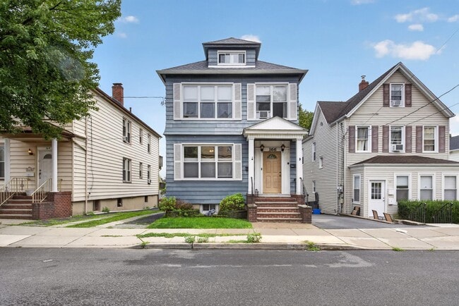 Building Photo - 166 Woodridge St Unit 1