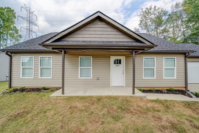 Photo - Lovely 3 BR, 2 BA Home. Conveniently Located  Between Spartanburg & Greenville, Near The Inland Port