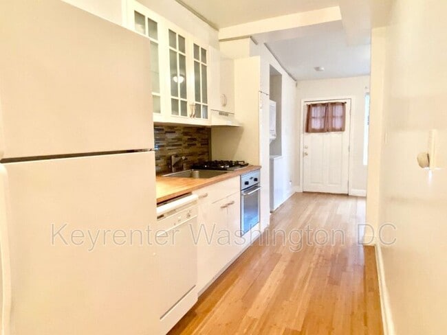 Photo - 1204 Holbrook St NE Unit 4