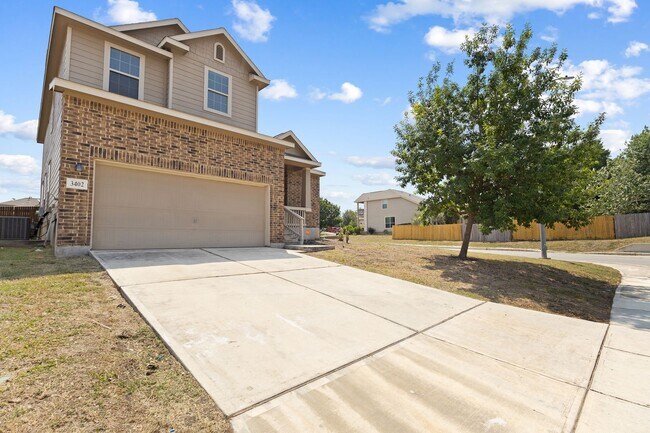 Photo - Charming Home Awaits: Spacious & Modern Li...