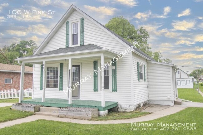 Photo - 106 W Pine St