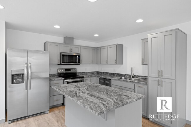 Photo - 3 Bed/2.5 Bath Townhome in Medford