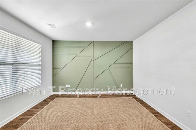 Photo - 512 Turpentine Trl