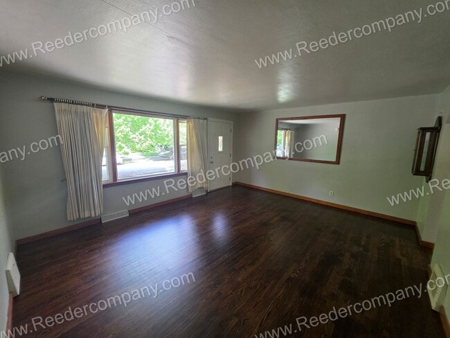 Photo - Spacious 2 bedroom 1 bathroom house