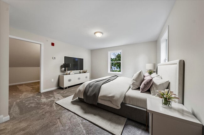 Photo - 62 N Main St