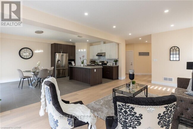 Photo - 1511 Dylan St