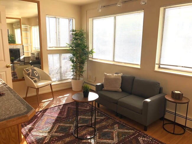 Building Photo - Canyon Club Rental