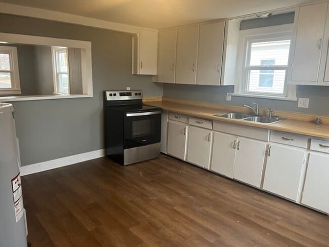 Photo - 1700 W Chestnut St