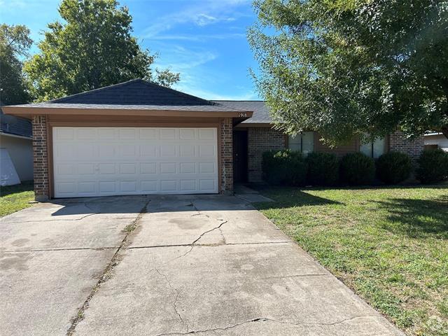 Building Photo - 1918 Whiteoak Dr Rental