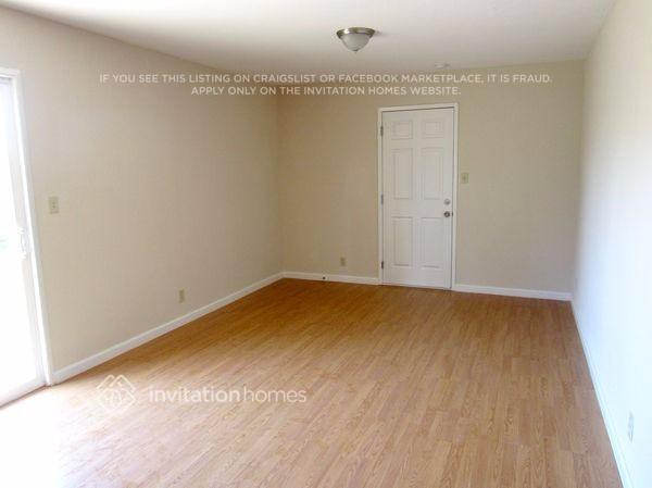 Photo - 221 Elwood St