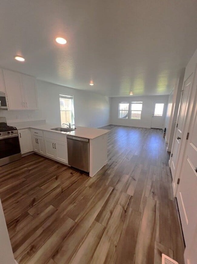 Photo - Newer 4 bed 2.5 bath home in Caldwell, just off Middleton Rd and Ward Rd.
