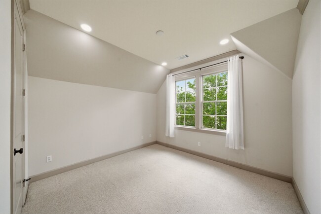 Photo - 6527 Clarewood Oak Estates Ln