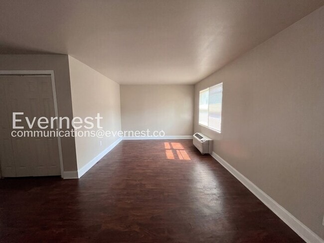 Photo - 969 Forest Ave Unit b6