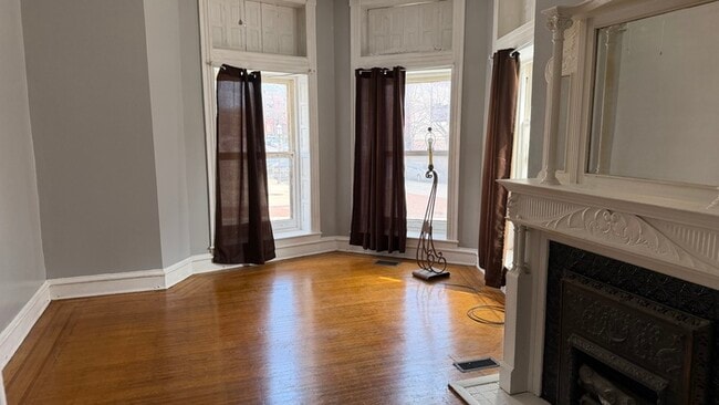 Photo - 1 Plus Den Condo Unit Apartment 1