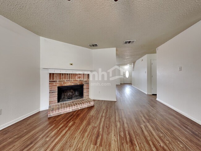 Photo - 5205 Bedfordshire Dr