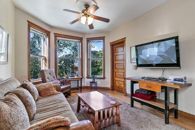 Photo - 1821 N Sawyer Ave Unit 2