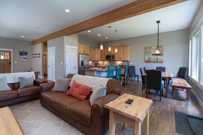 Building Photo - 278 Mountain Willow Dr Unit ID1339915P