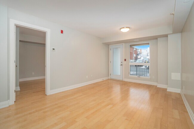 Photo - 405 Tweedsmuir Av