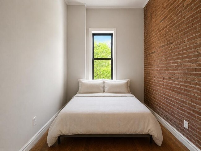 234 W 14th St Unit 2B