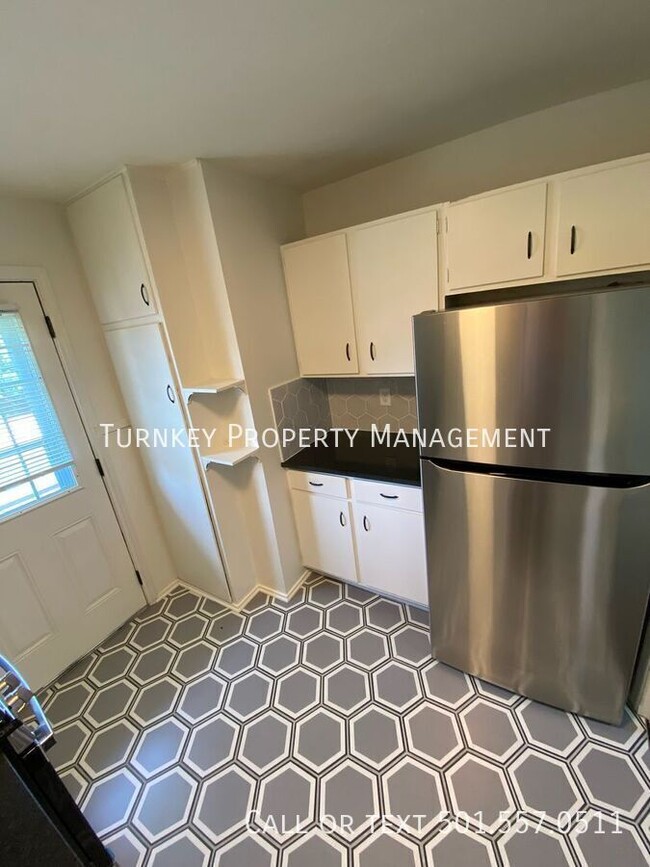 Photo - 623 Sherman St