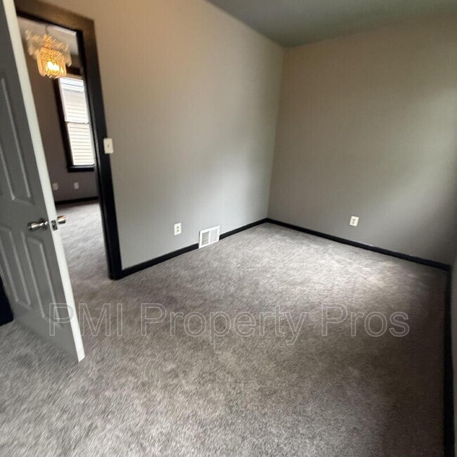 Photo - 3127 W Garfield Ave