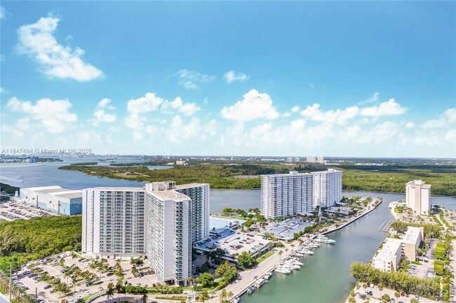 Building Photo - 15901 Collins Ave Unit 2805 Rental