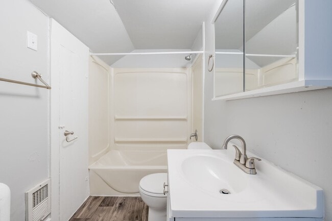 Photo - 189 E Merrill Ave Unit 189 E Merill Ave - 2