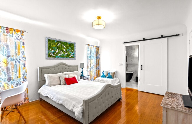 Photo - 9101 La Salle Ave