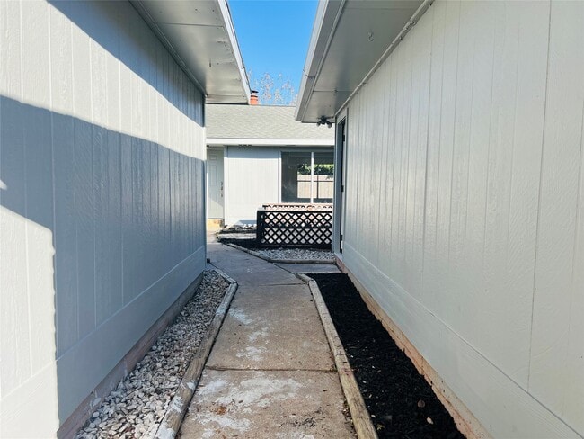 Photo - 13114 Benford Dr