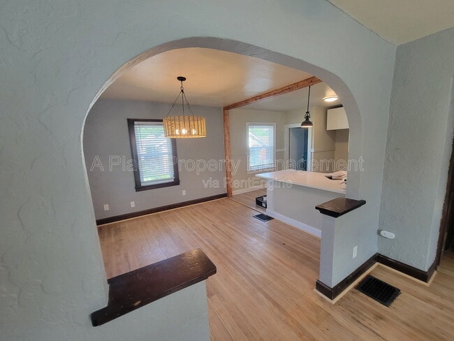 Photo - 8612 Hume Ave