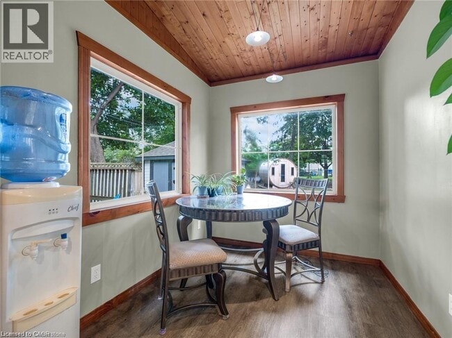 Photo - 6370 High St