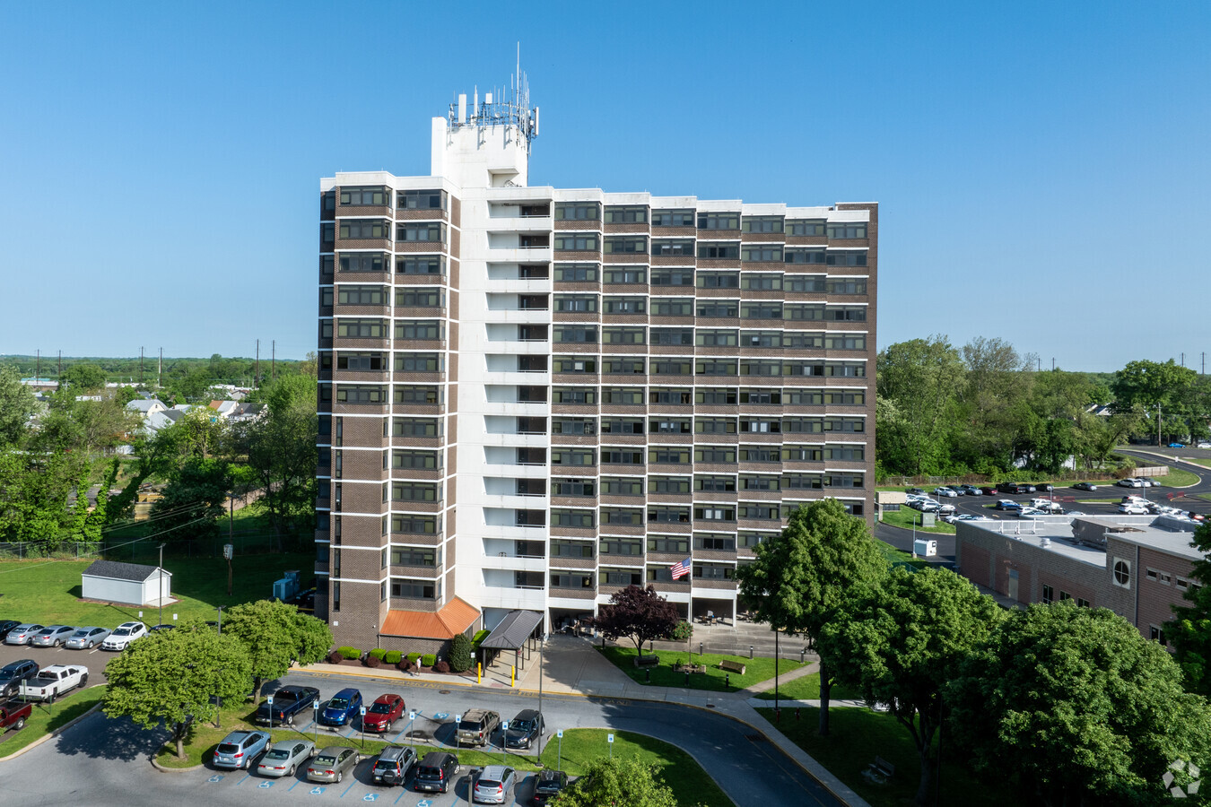 Photo - Grundy Towers Apartments