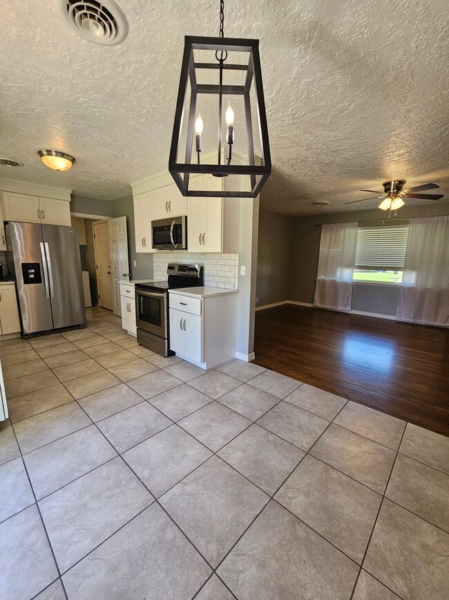 Photo - (3) Bed/(1.5) Bath in Core Norman Avail NOW!