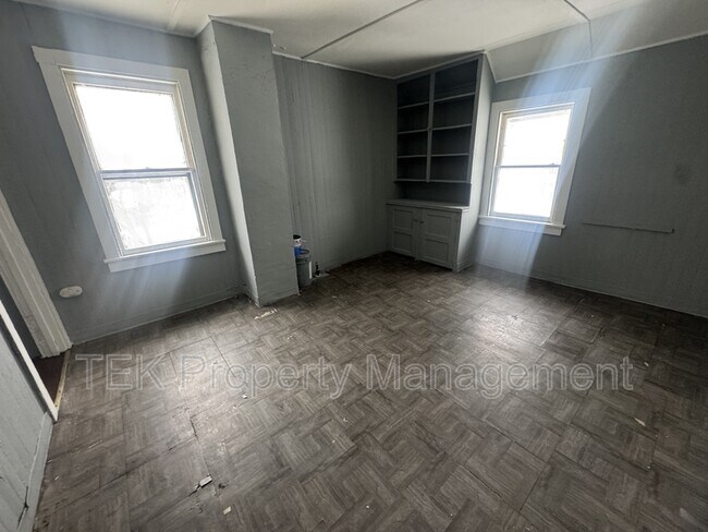 Photo - 60 Romeyn St