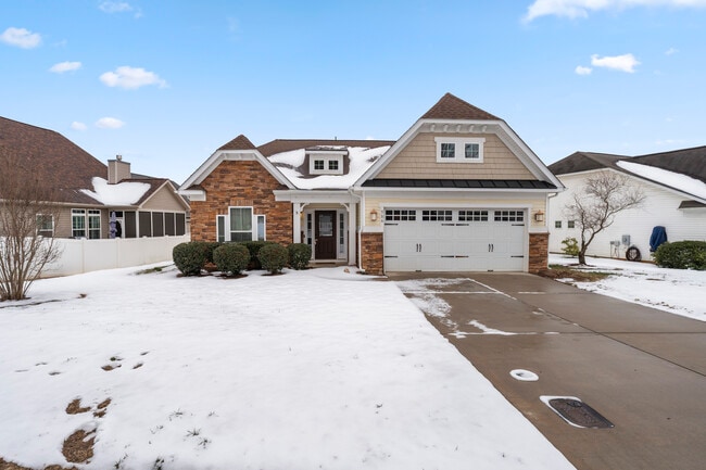 Photo - 586 Harrison Dr NW