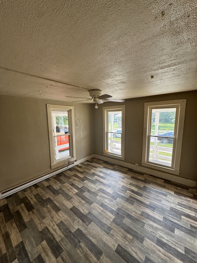 Building Photo - 451 5th St Unit 1 Rental