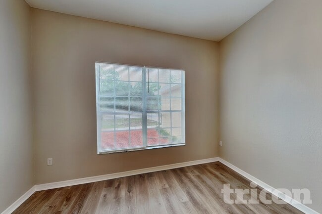 Photo - 8 Matricaria Ct