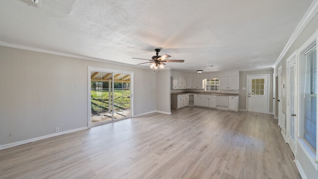 Photo - 403 Prairieville St