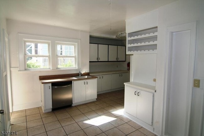 Photo - 220 S Ridgewood Rd