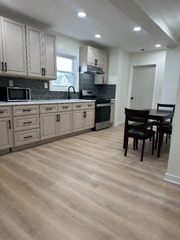 Photo - 541 Jefferson Ave Unidad 2nd Floor