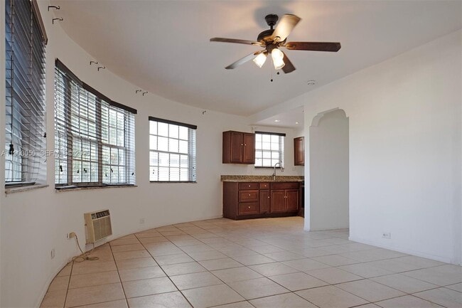 Photo - 2383 Flamingo Dr Unit 4