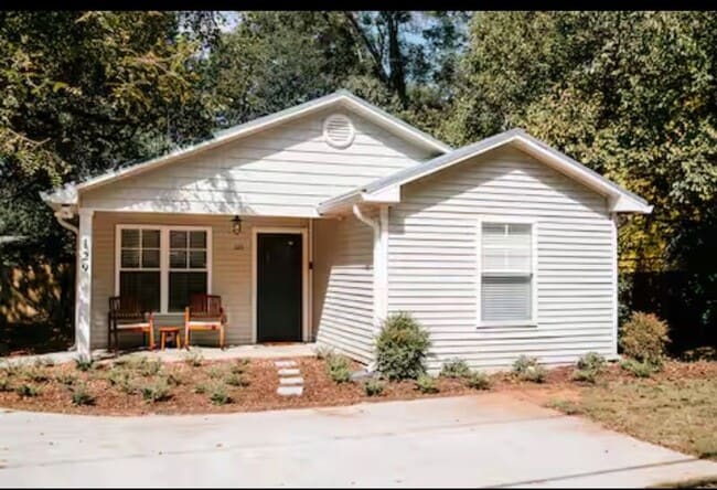 Photo - 129 N Peter St