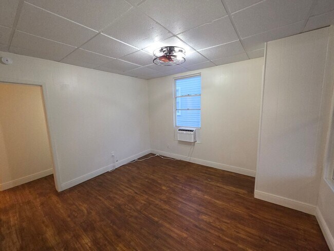 202 Luella Ct Unit 2