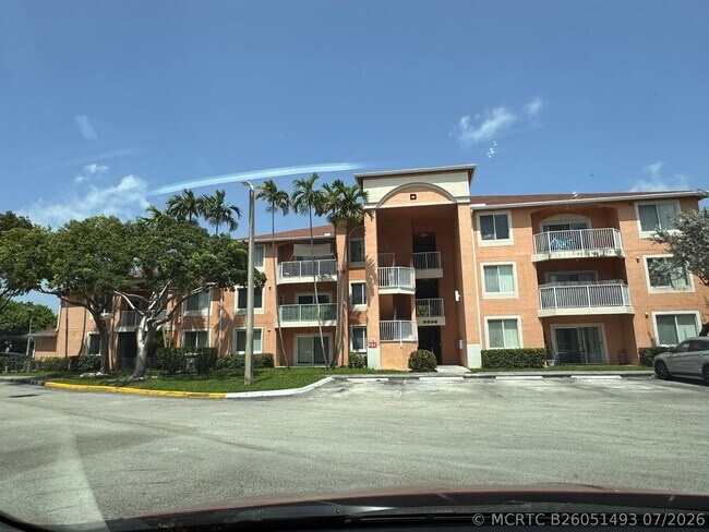 6936 SW 39th St Unit D203