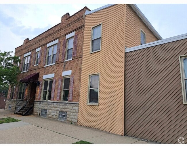 Building Photo - 3621 S Lituanica Ave Rental