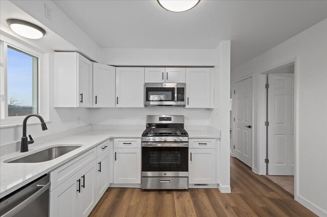 Photo - Renovated 4 Bed in Carrick